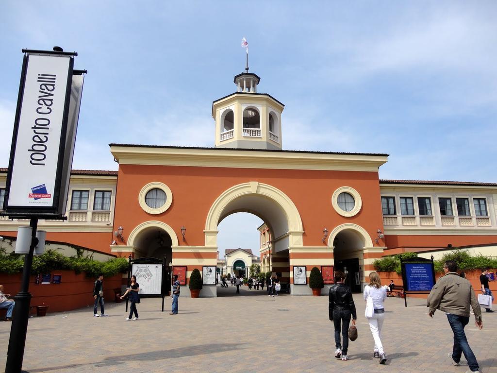 Residence Shopping Outlet Novi Ligure Ngoại thất bức ảnh